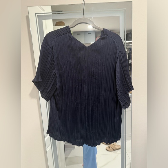 Vince Crinkle Short Sleeve V Neck Top, VGUC, Coastal Blue, Size Medium - Picture 3 of 8